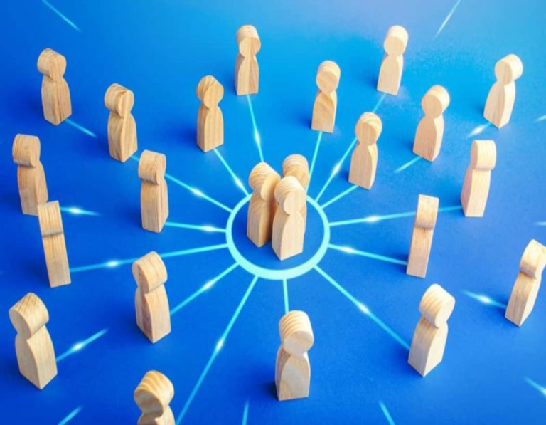 Faut-il internaliser ou externaliser son marketing digital ? Les critères pour décider